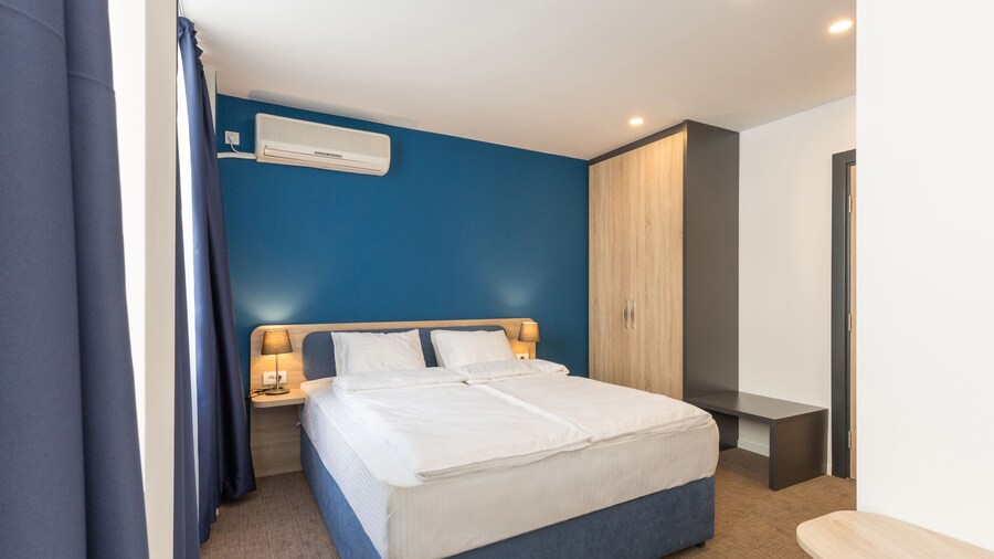 Premium Crown Suites