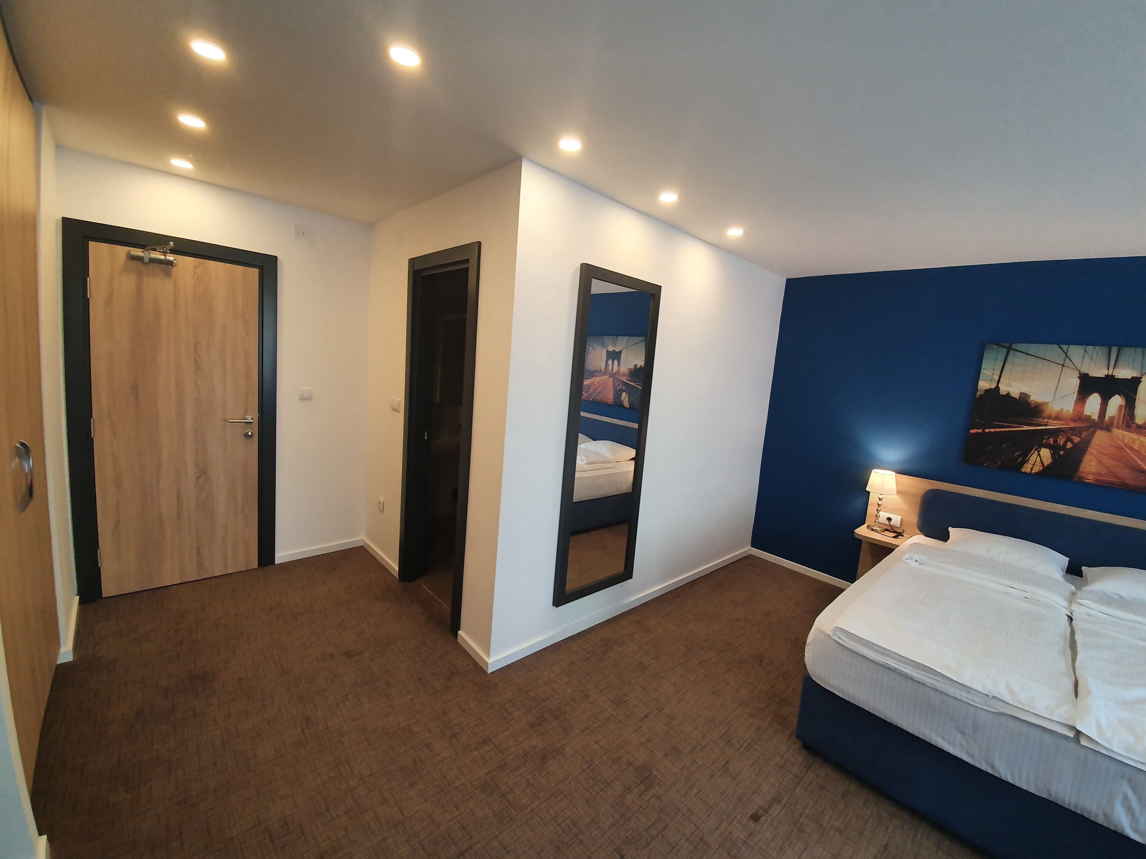 Photo - Premium Crown Suites