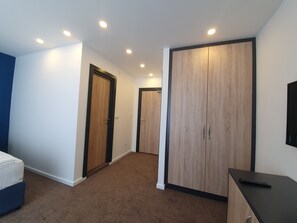 Comfort Double Room | Minibar, in-room safe, individually furnished, desk