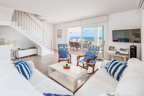 Air-Conditioned Holiday Home with Balcony, Terrace, Sea View & Wi-Fi