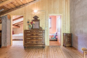 2 bedrooms, bed sheets