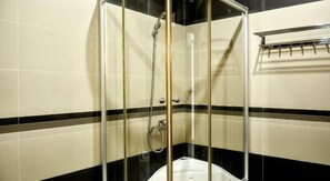 Deluxe Double Room | Bathroom