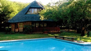 2 outdoor pools
