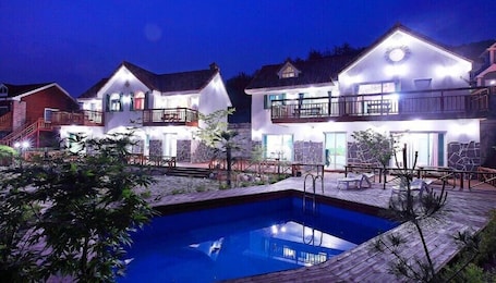 Front of property - evening/night