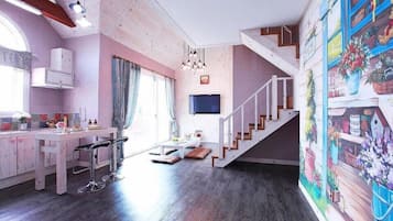 Haengbok | Living area | Flat-screen TV, heated floors