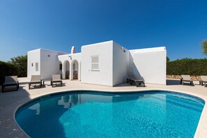Pool - Holiday Home "Ca Sa Mola" with Terrace and Pool (Cala Blanca - Ciutadella de Menorca)
