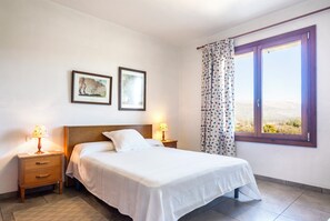 5 habitaciones, tabla de planchar con plancha y wifi gratis 