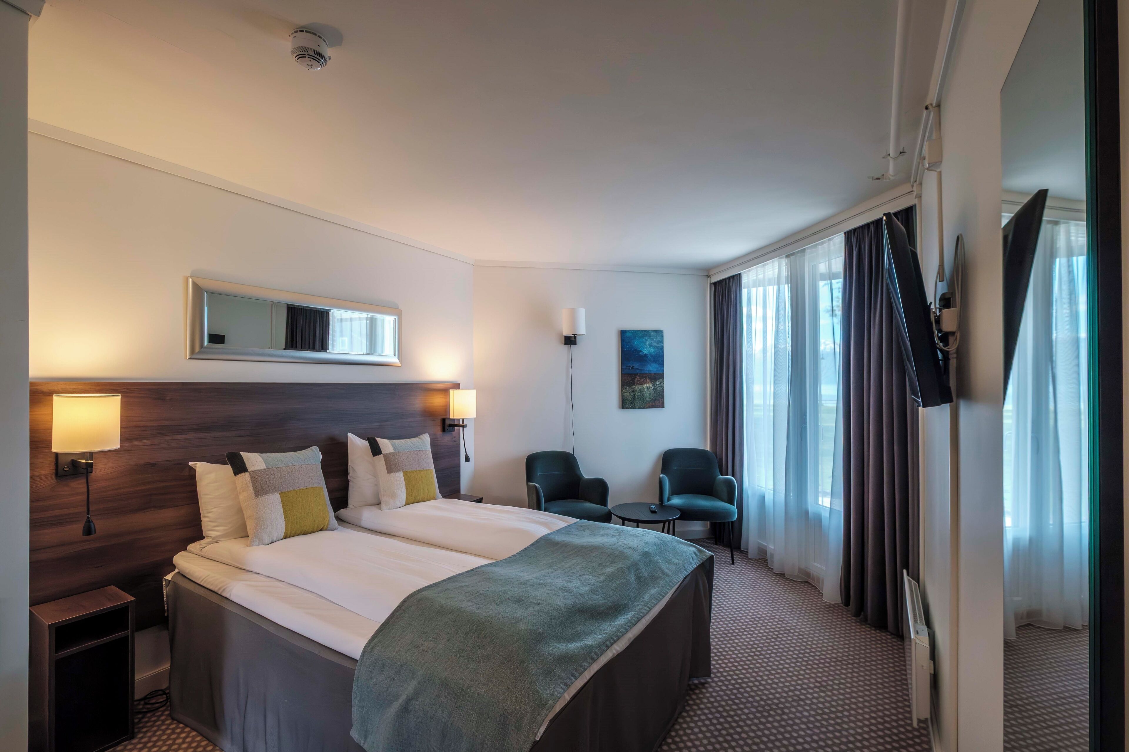 Literie de qualité supérieure, surmatelas, bureau