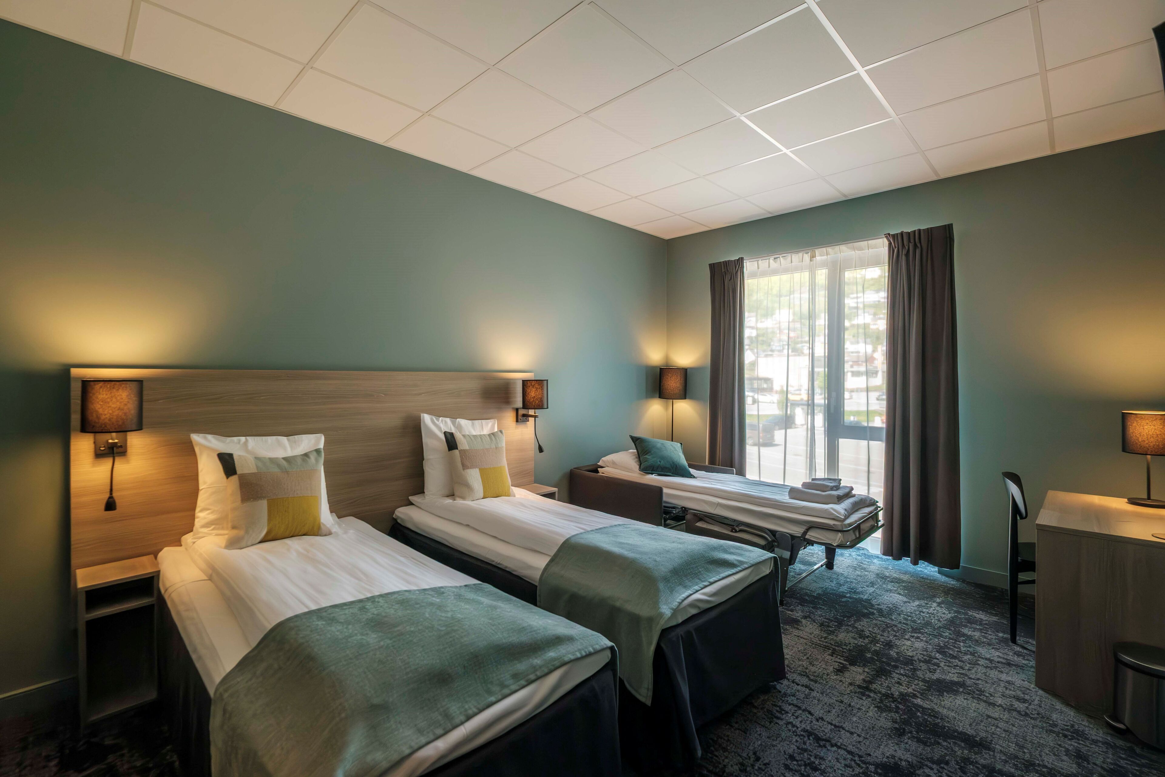 Literie de qualité supérieure, surmatelas, bureau