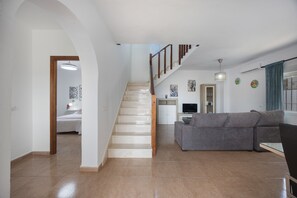 Interior - Family Home "La Lobita 2" Short Drive from Beach with Pool and Terrace (Conil de la Frontera)