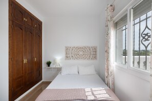 4 chambres, fer et planche à repasser, accès au Wi-Fi (inclus)