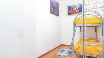 1 camera, ferro/asse da stiro, Wi-Fi gratuito, lenzuola