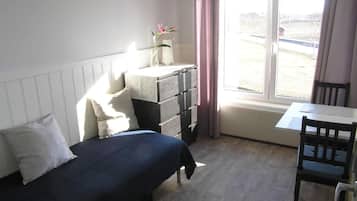 1 Schlafzimmer, individuell dekoriert, individuell eingerichtet