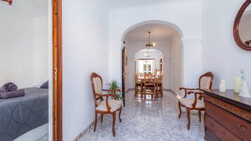 2 habitaciones, tabla de planchar con plancha y wifi gratis