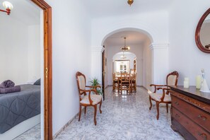 2 habitaciones, tabla de planchar con plancha y wifi gratis 