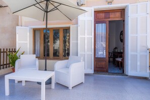 Exterior detail - Holiday Home Cas Padrins Close to the Beach with Porch, Patio & Wi-Fi (Can Picafort)