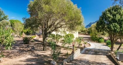 Apartment “Casa Relax” with Mountain and Sea Views, Garden, Wi-Fi & Terrace