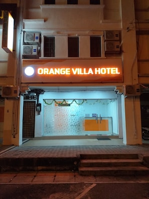 Front of property - Orange Villa Hotel (Seremban)