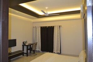 Exclusive Room | Soundproofing, iron/ironing board, free WiFi