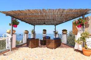 Terrace/patio - Casa Tatano with private pool and sea view (Massa Lubrense)