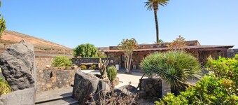 Tranquil Country Estate “Finca Remedios” with Terrace, Garden & Wi-Fi