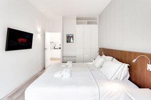 Iron/ironing board, free WiFi, bed sheets