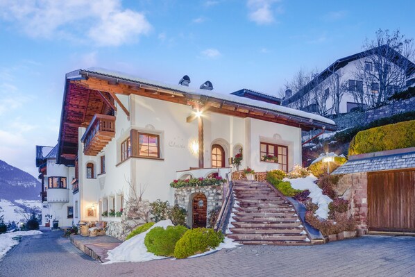 Exterior - Holiday Apartment "Christa A" with Wi-Fi near Various Ski Resorts (Ortisei)