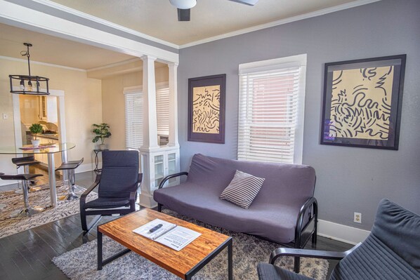 House (3 Bedrooms) | Living area | TV