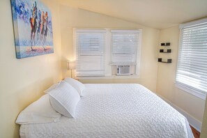 House (3 Bedrooms) | 3 bedrooms, laptop workspace, iron/ironing board, free WiFi