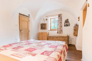 1 quarto, Wi-Fi de cortesia, roupa de cama