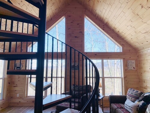Eaglet Cabin near the Shenandoah River