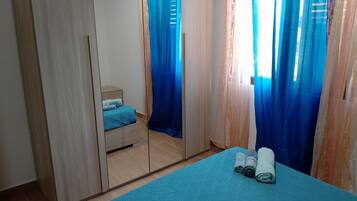 5 Schlafzimmer, Bügeleisen/Bügelbrett, Bettwäsche