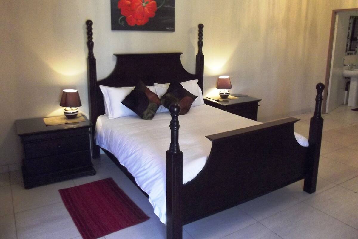 Deluxe Apartment, 2 Bedrooms | In-room safe, desk, iron/ironing board (on request), WiFi (free)