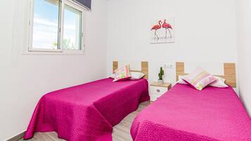 2 dormitorios, tabla de planchar con plancha, wifi gratis y ropa de cama