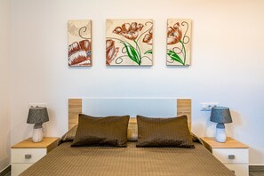 2 chambres, fer et planche à repasser, Wi-Fi gratuit, draps fournis
