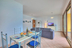 Appartement familial, plusieurs chambres, côté montagne (Va Pensiero sul lago Stunning View) | Intérieur