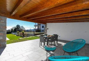 Family Villa, 3 Bedrooms, 2 Bathrooms, Mountainside (Villa Il Gelsomino Bellavista) | Terrace/patio