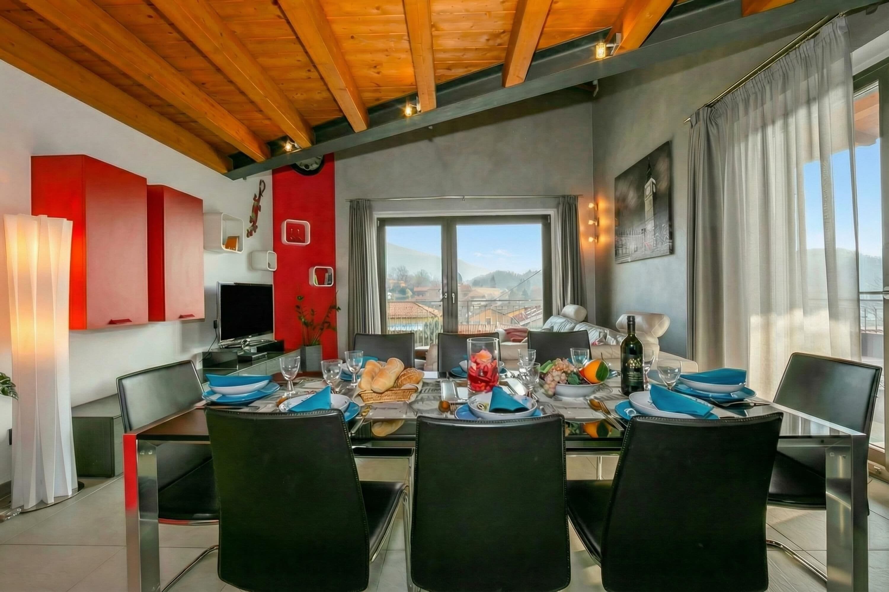 Family Villa, Multiple Bedrooms, 2 Bathrooms, Mountainside (Villa Laura Private Pool and Garden) | Tempat makan