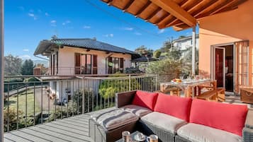 Biệt thự dành cho gia đình, nhiều phòng ngủ, 2 phòng tắm (Villa Laura Private Pool and Garden) | Khu ẩm thực ngoài trời