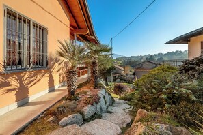 Property grounds - Villa Laura Private Pool and Garden (Besozzo)