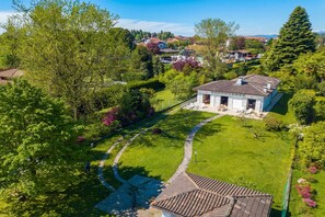 Familie villa, meerdere slaapkamers, 2 badkamers, aan het meer (Villa Martine Au Bord Du Lac) | Exterieur