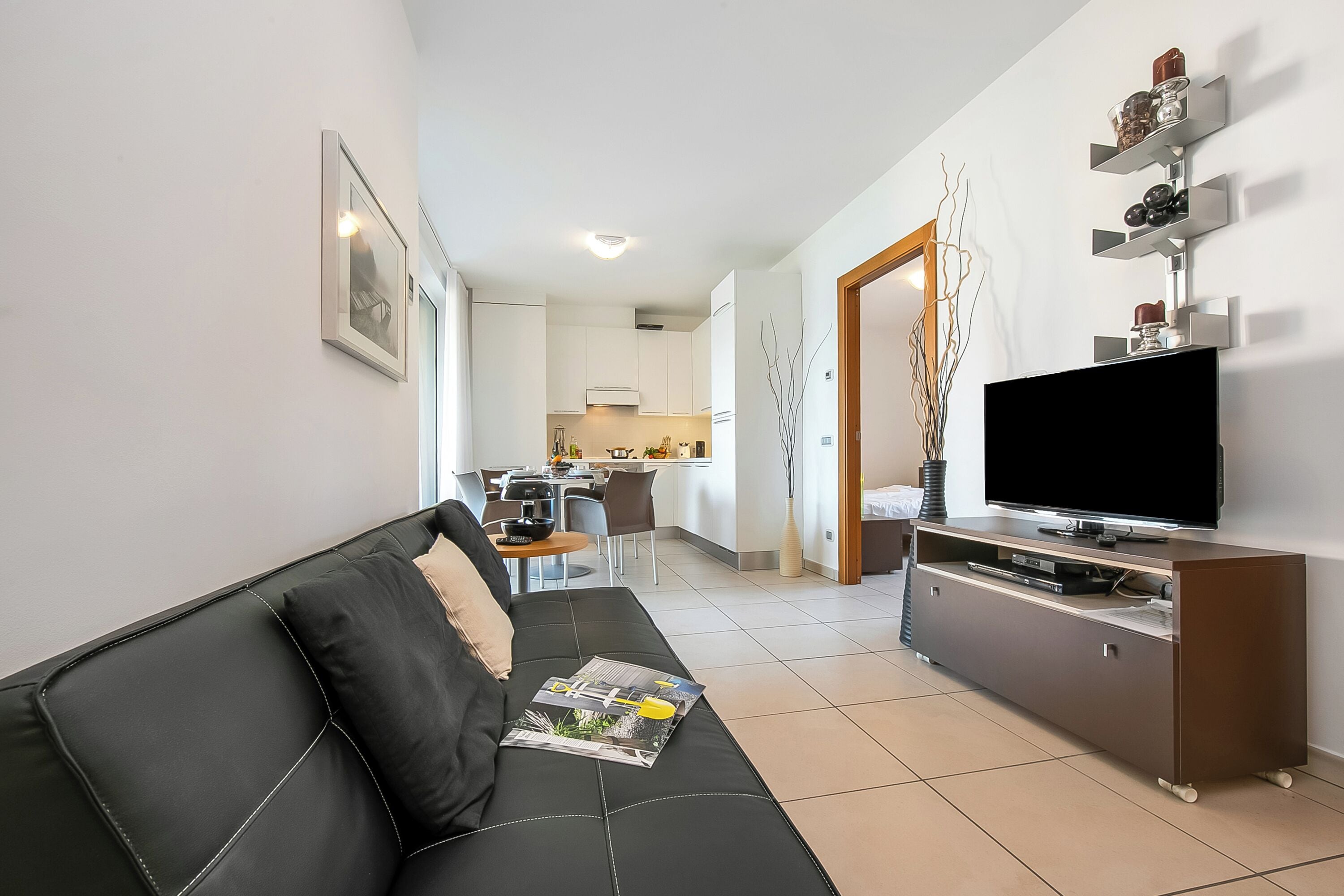 Family Apartment, Multiple Bedrooms, Lakeside (Vista di Maccagno Fantastico Pool) | Living area | Flat-screen TV