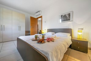 Family Apartment, Multiple Bedrooms, Lakeside (Vista di Maccagno Fantastico Pool) - Vista di Maccagno Fantastico Pool (Maccagno con Pino e Veddasca)