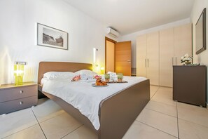 Family Apartment, Multiple Bedrooms, Lakeside (Vista di Maccagno Fantastico Pool) | 2 bedrooms, WiFi, bed sheets