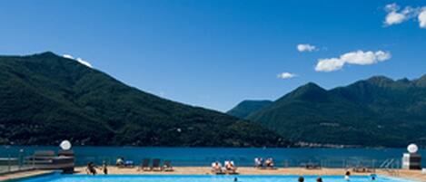 Piscina stagionale all'aperto