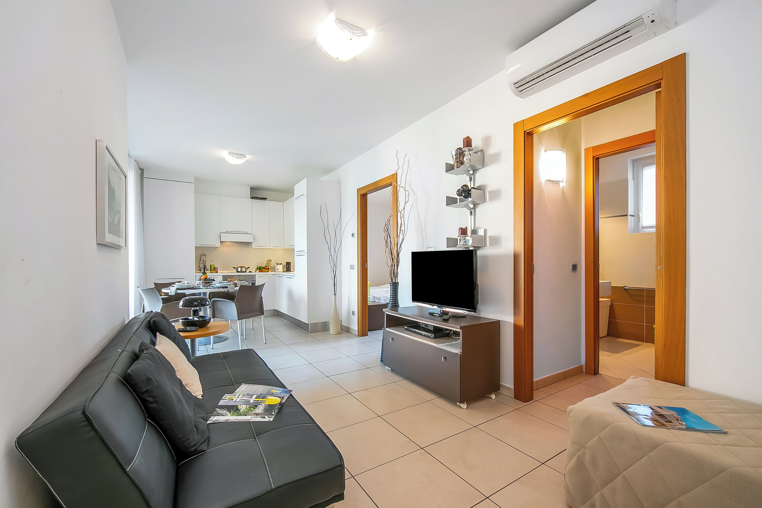 Family Apartment, Multiple Bedrooms, Lakeside (Vista di Maccagno Fantastico Pool) | Living area | Flat-screen TV