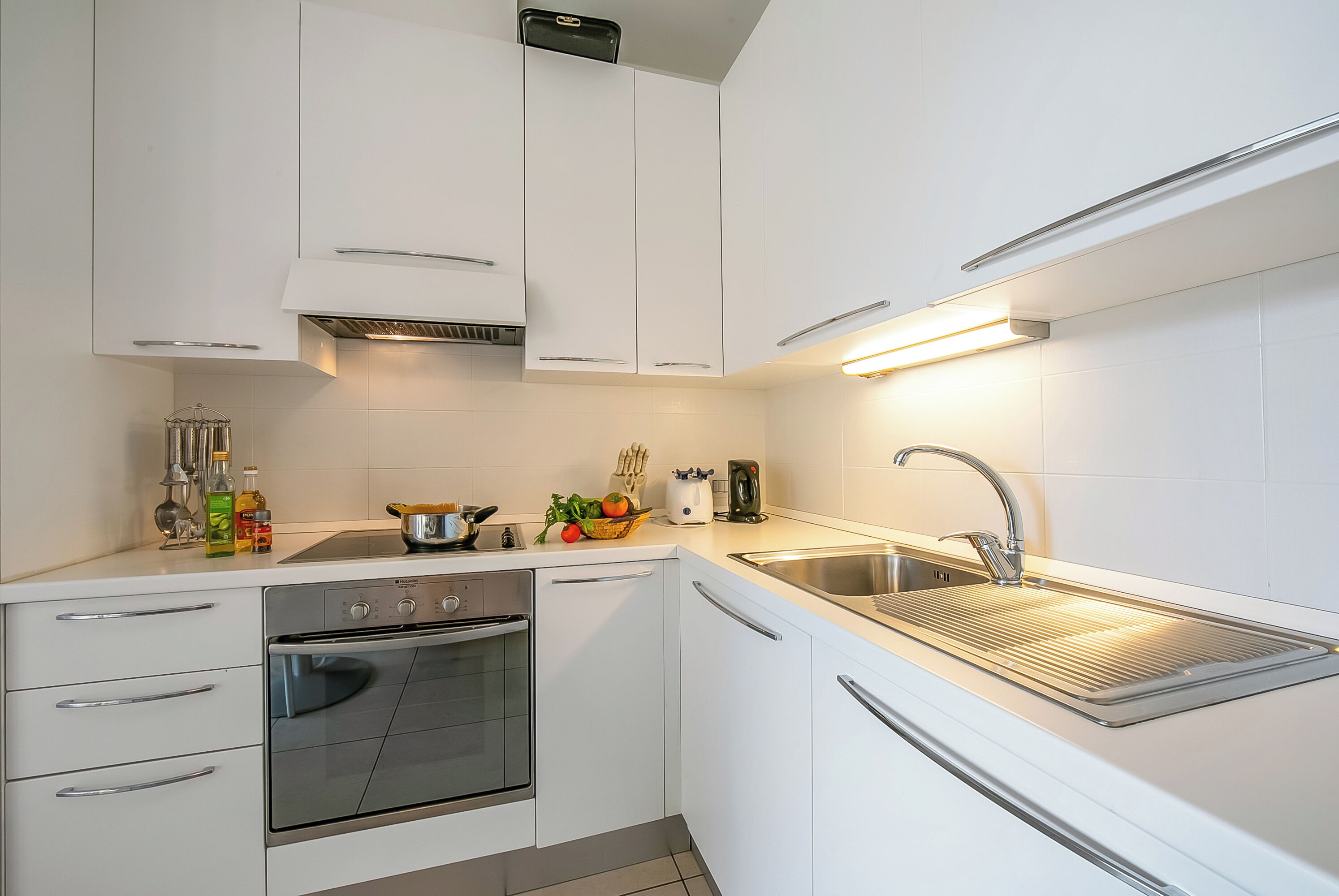 Appartement Familial, plusieurs chambres, en bord de lac (Vista di Maccagno Fantastico Pool) | Cuisine privée