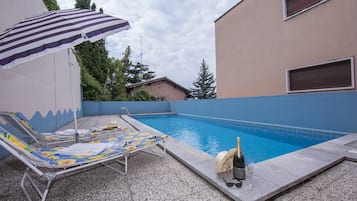 Seasonal outdoor pool
