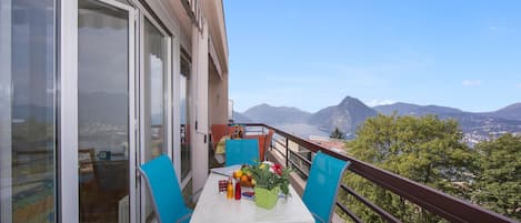 Family Apartment, Multiple Bedrooms, 2 Bathrooms, Mountainside (Aldesago Panoramica) | Outdoor dining