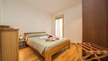 Family Townhome, Multiple Bedrooms, Mountainside (Ca' Melin) | 2 bedrooms, free WiFi, bed sheets